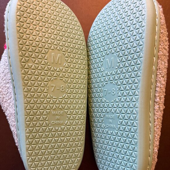 NATURAL LIFE Icon Sherpa Slippers Blue Folk Flower NWT - Picture 3 of 5